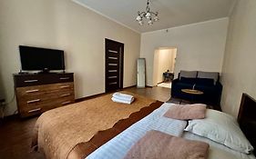 Old City Apartment With Parking